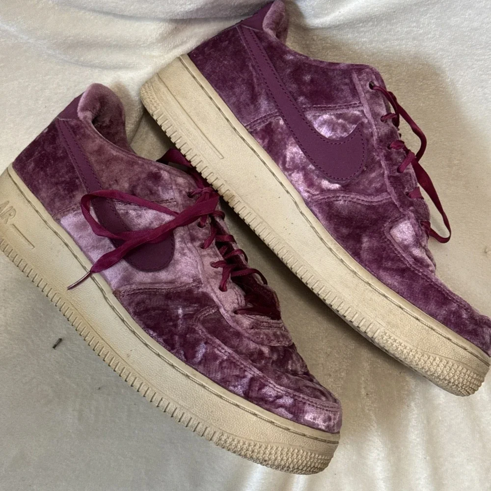 Nike Air Force 1 LV8 GS 